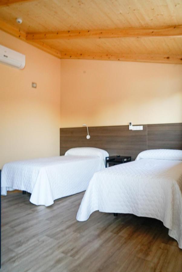 Hostal La Posada De Mari La Cabrera Zewnętrze zdjęcie